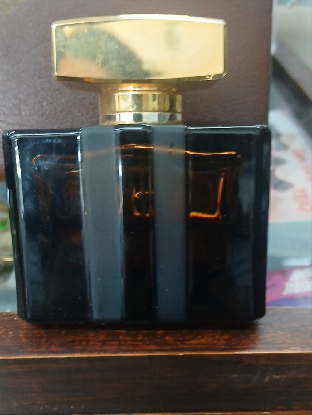 Gucci Brown glass perfume bottle with gold cap - Picture 2 of 3